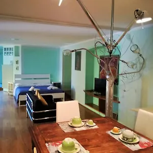 2* Alojamento de Acomodação e Pequeno-almoço Zaffiro Blu Airport
